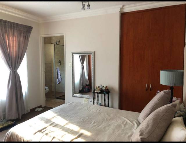 2 BEDROOM APARTMENT FOR SALE IN NIEUW MUCKLENEUK